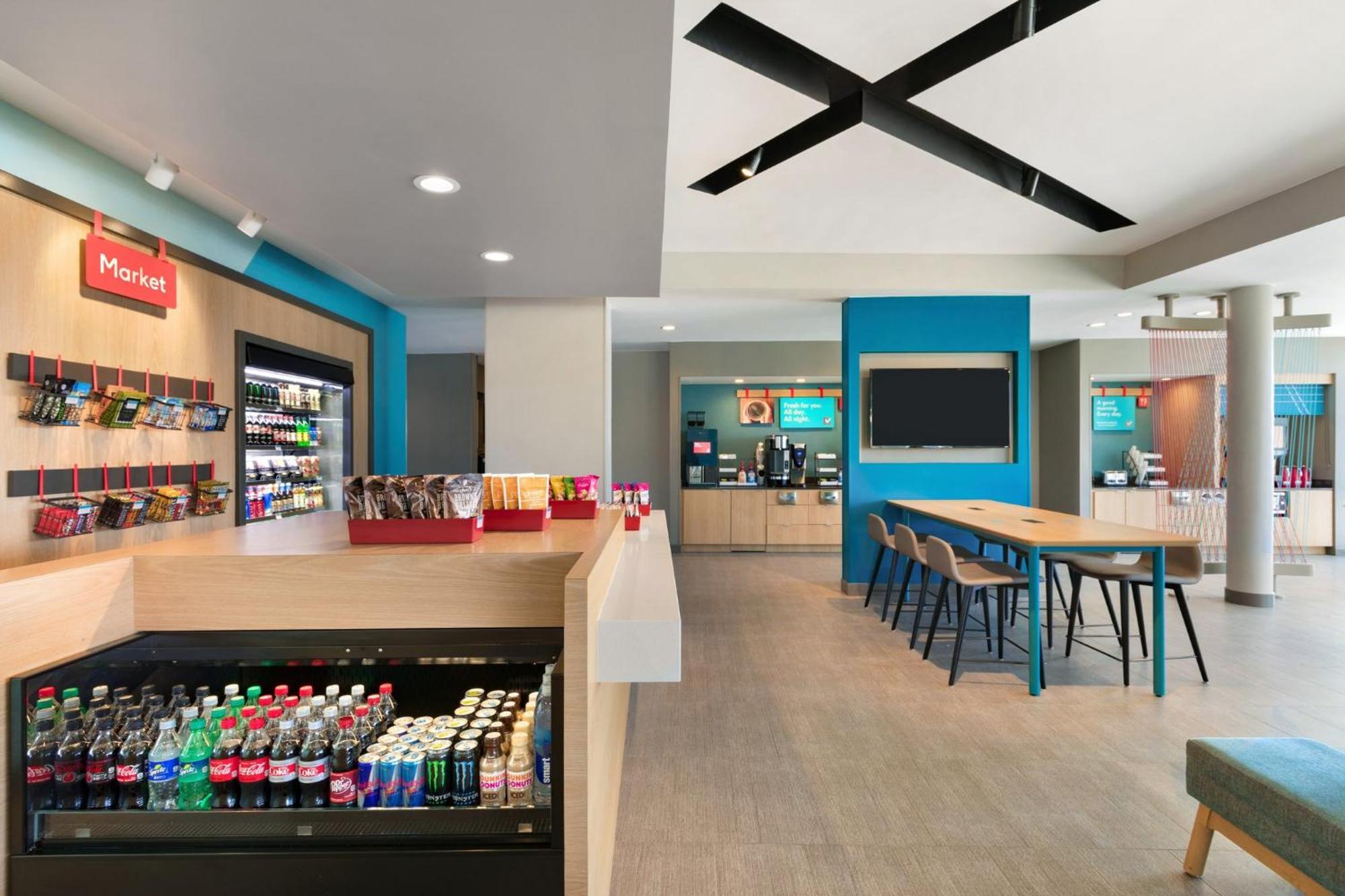 Avid Hotel Traverse City By Ihg Экстерьер фото