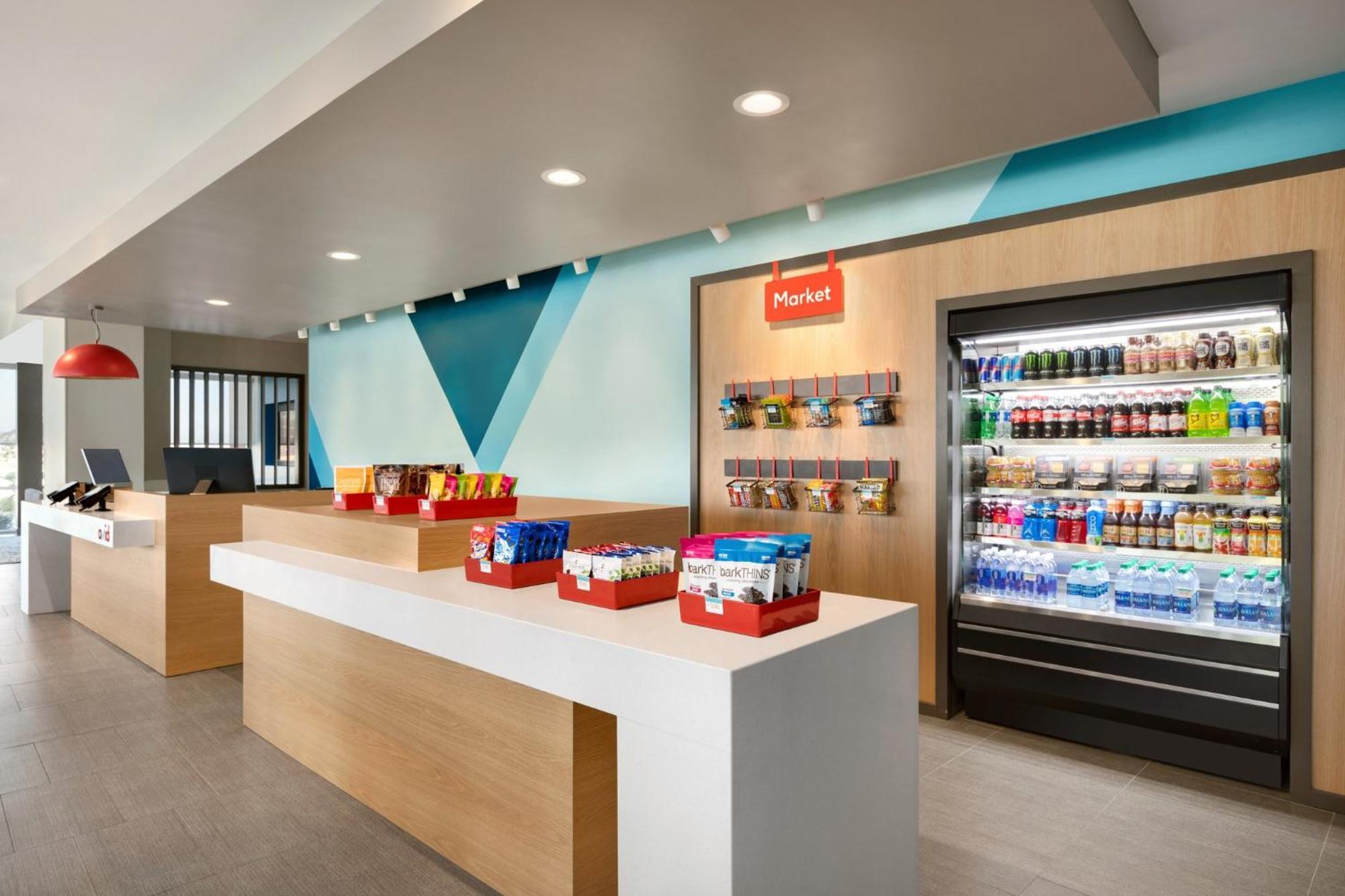 Avid Hotel Traverse City By Ihg Экстерьер фото